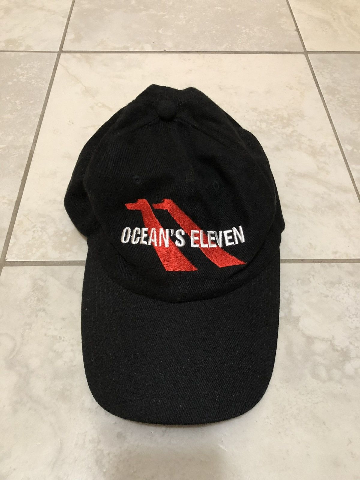 Rare vintage Ocean’s 11 Brad Pitt movie promo hat