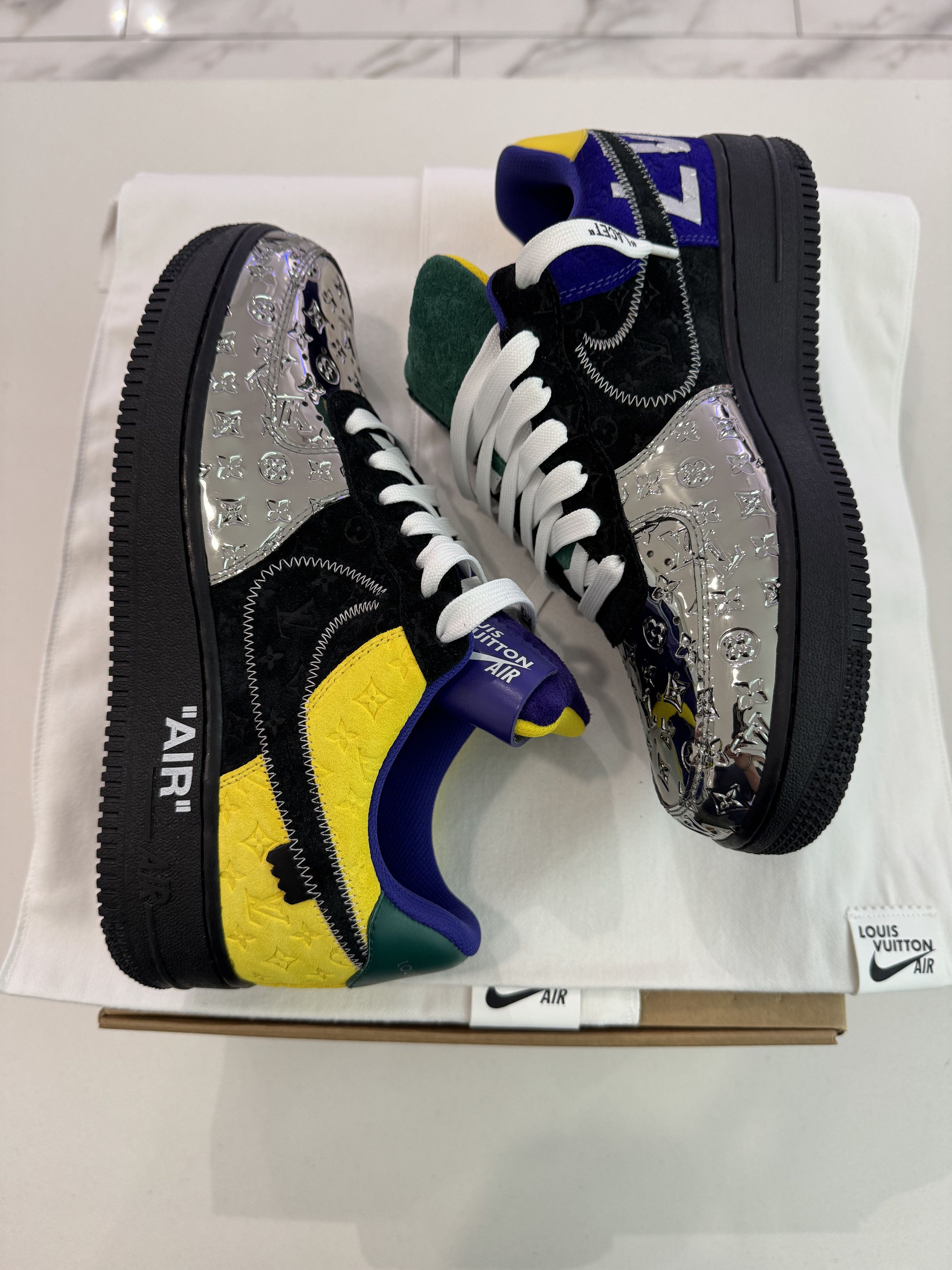 Louis Vuitton × Nike Louis Vuitton x Nike Air Force 1 Low Black Metallic Silver Size US 7 / EU 40 - 4 Thumbnail