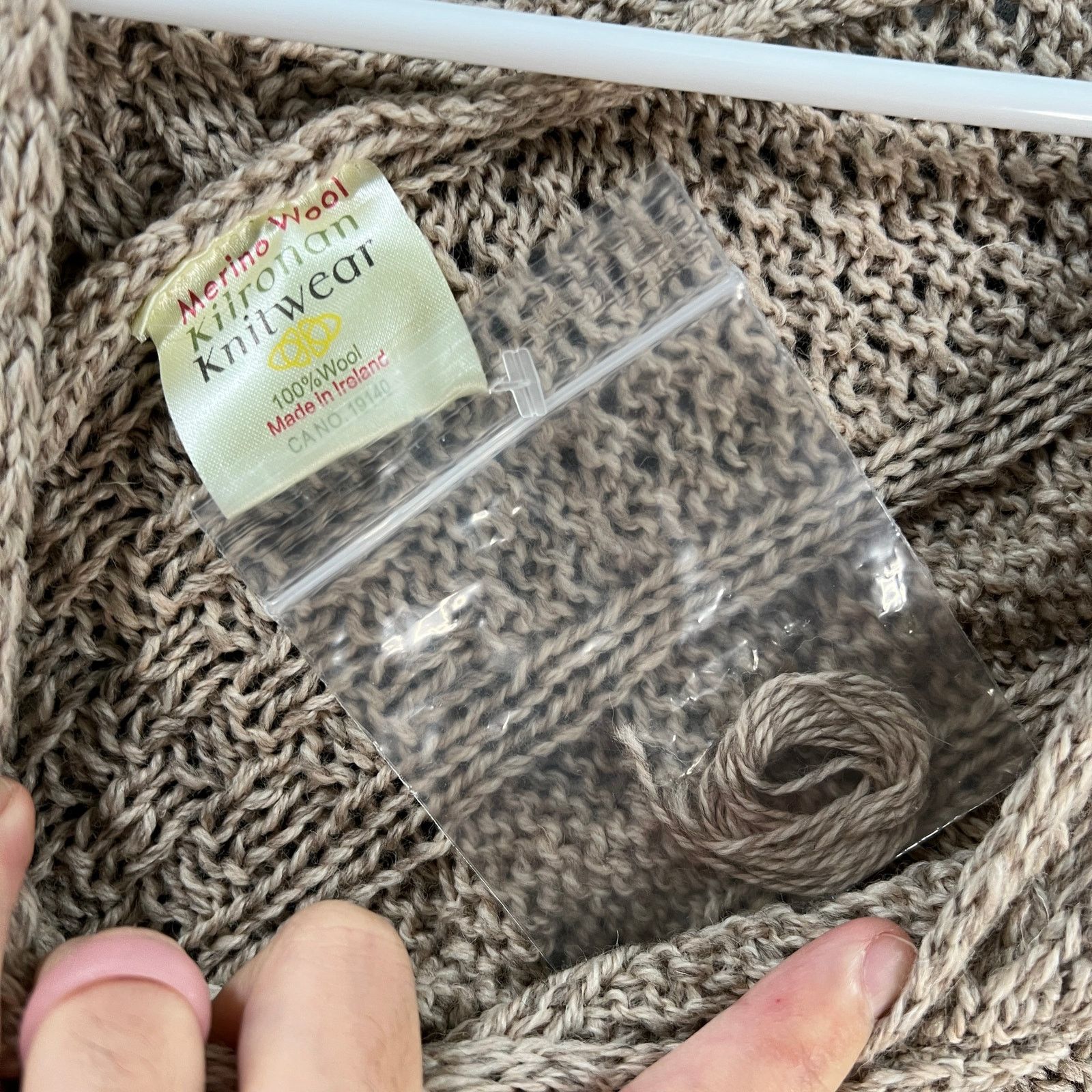 Aran Crafts Kilronan Merino Wool V-Neck Pancho Size M / US 6-8 / IT 42-44 - 3 Thumbnail