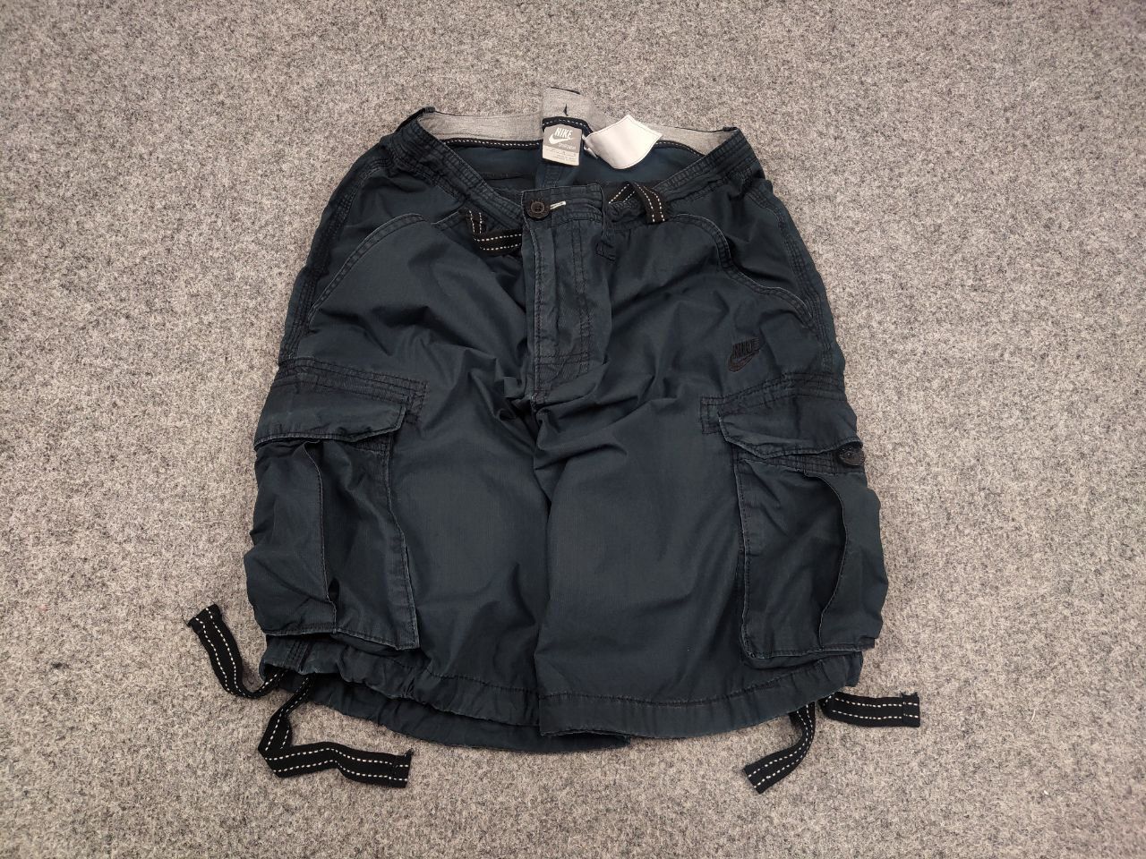 Nike Vintage Nike Navy Canvas Logo Cargo Bermuda Shorts Y2K Style Size US 34 / EU 50 - 2 Thumbnail
