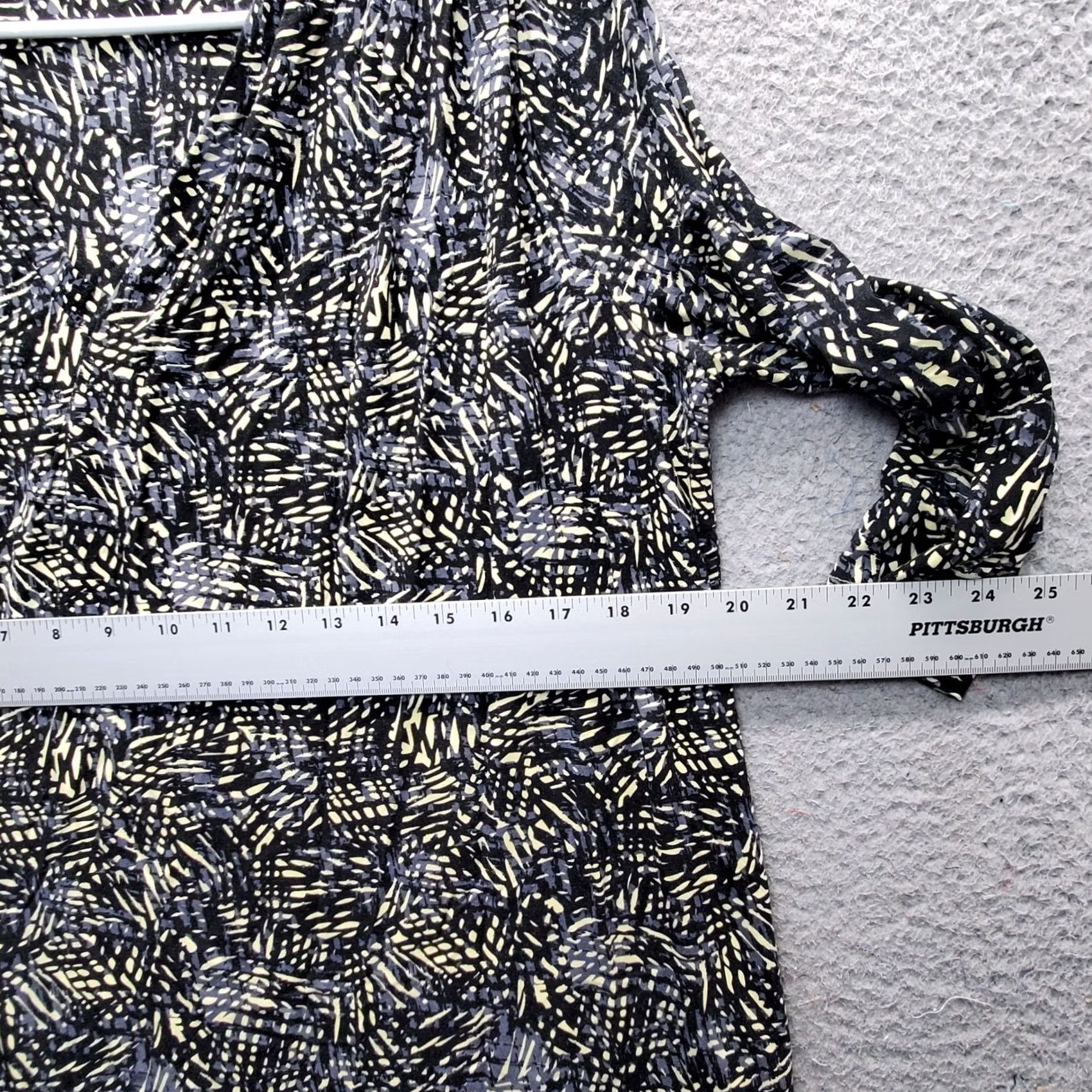 Soft Surroundings Soft Surroundings Blouse Womens M Multicolor Printed Stretch Go Lively Traverse Shirt Womens M Multicolor Geometric 90s? Size M / US 6-8 / IT 42-44 - 4 Thumbnail