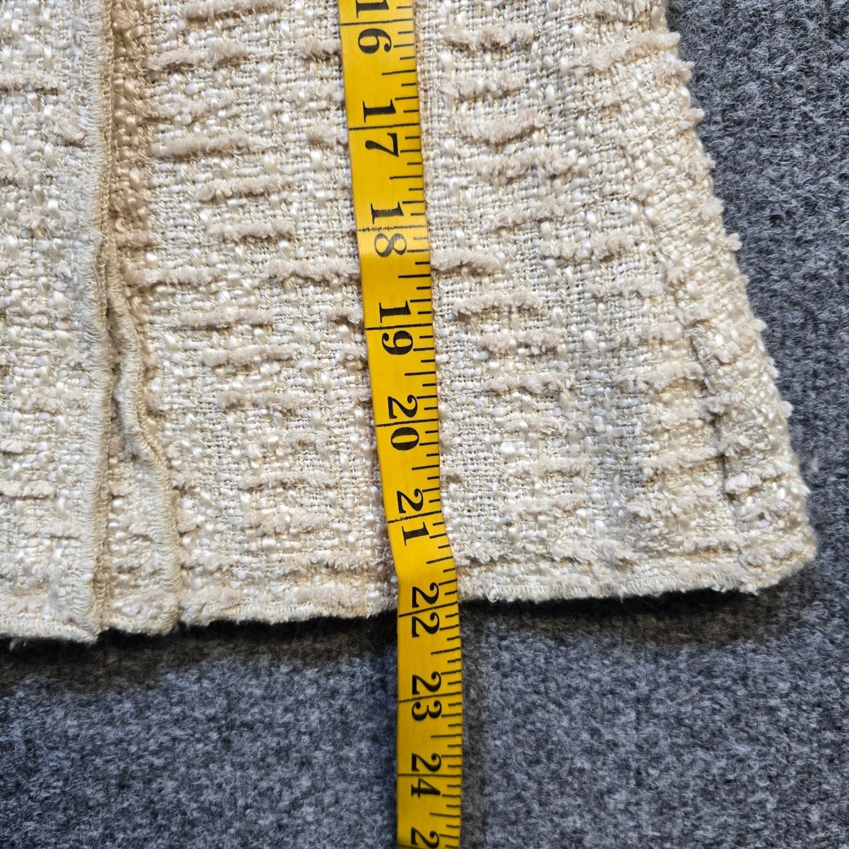 Vintage Cabi Jacket Womens Size Small Beige Boucle Texture Snap Button Casual Capsule Size S / US 4 / IT 40 - 6 Thumbnail