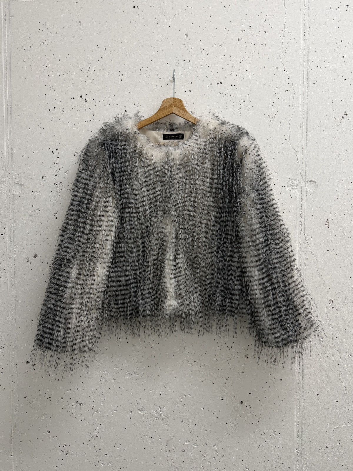 plein sud Plein Sud Faux Fur Cropped Jacket Size S / US 4 / IT 40 - 1 Thumbnail