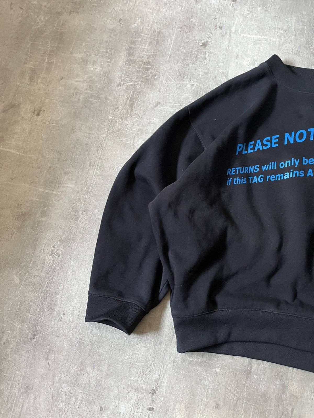 Acne Studios Acne Studios A/W 15 Please Note! black boxy sweatshirt Size US S / EU 44-46 / 1 - 2 Thumbnail