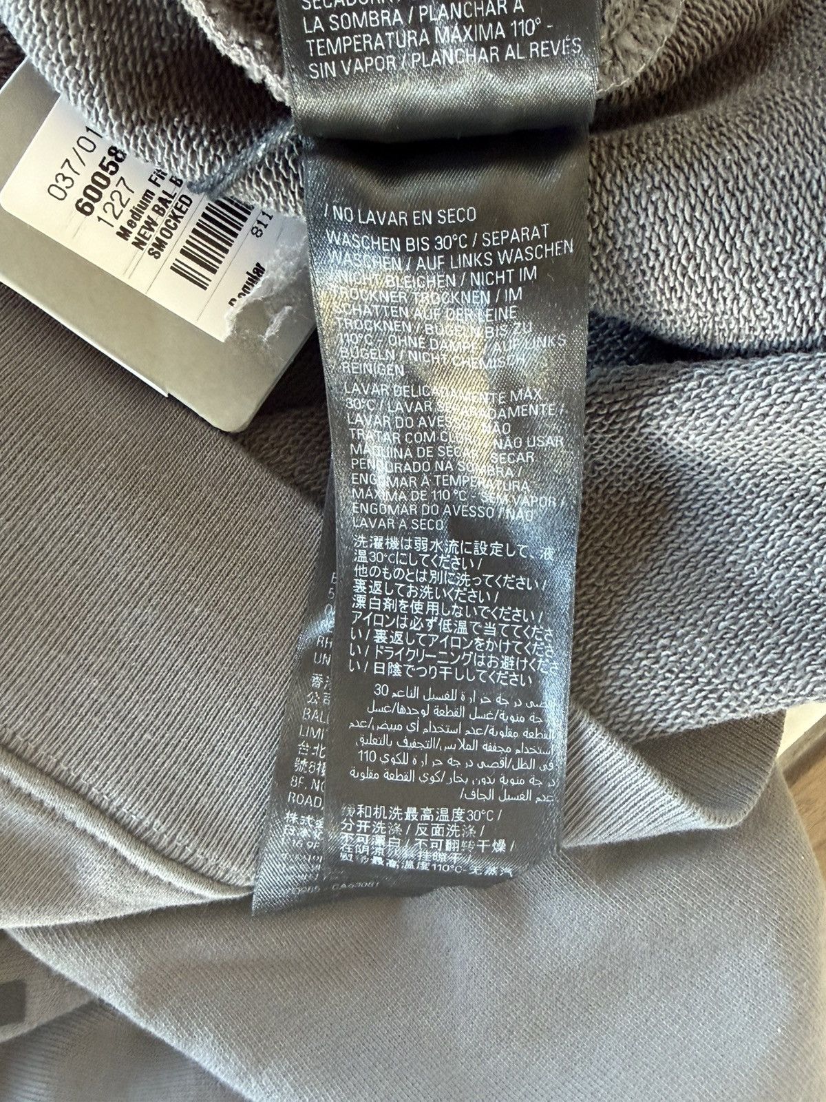 Balenciaga Balenciaga Medium Fit Logo Embroidered Pullover Hoodie Grey Size US M / EU 48-50 / 2 - 11 Thumbnail