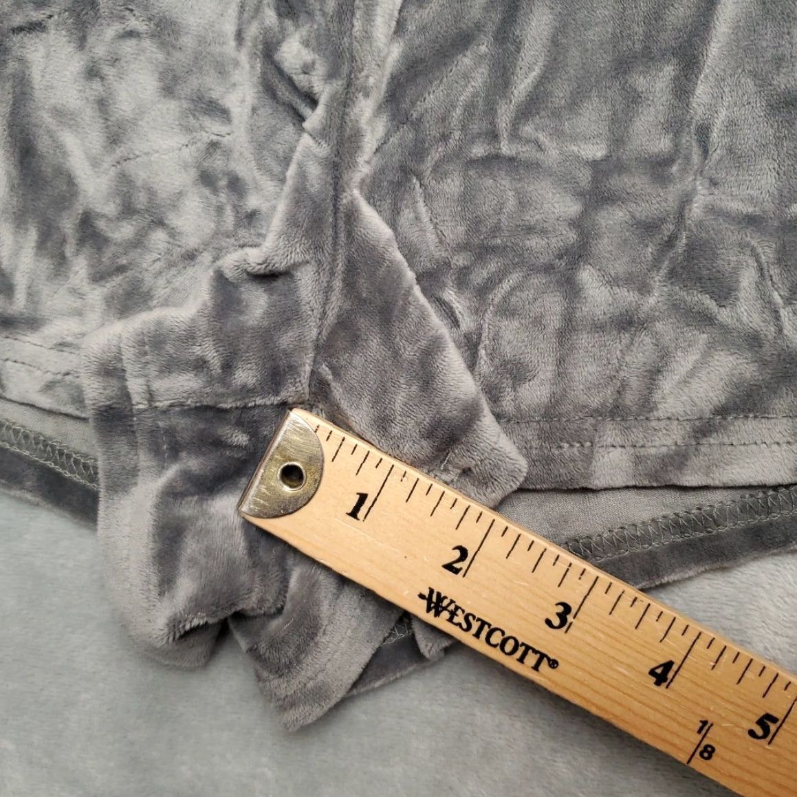 Juicy Couture VINTAGE Juicy Couture Shorts Womens M Gray Velour Rhinestone Logo Lounge Y2K 90s Retro Size 32" / US 10 / IT 46 - 8 Thumbnail