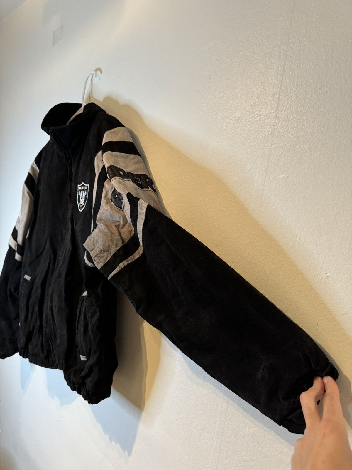 NFL OAKLAND RAIDERS Black Suede NFL Football LETTERMAN JACKET M Size US M / EU 48-50 / 2 - 5 Thumbnail