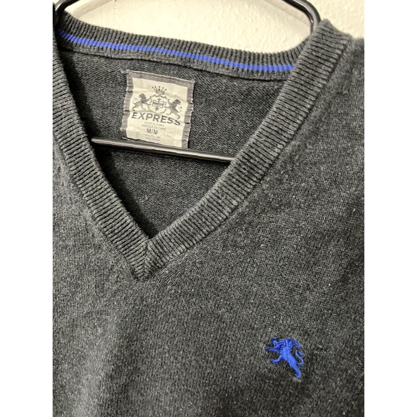 Express Express Mens V-Neck Sweater Size M Charcoal Gray Pullover Knit Cotton Regular Long Sleeve Size US M / EU 48-50 / 2 - 3 Thumbnail