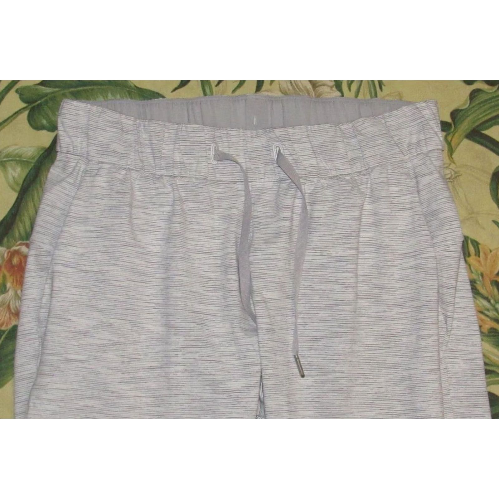 Lululemon LULULEMON Grey Align High Rise Pants 6 Size 28" / US 6 / IT 42 - 2 Thumbnail