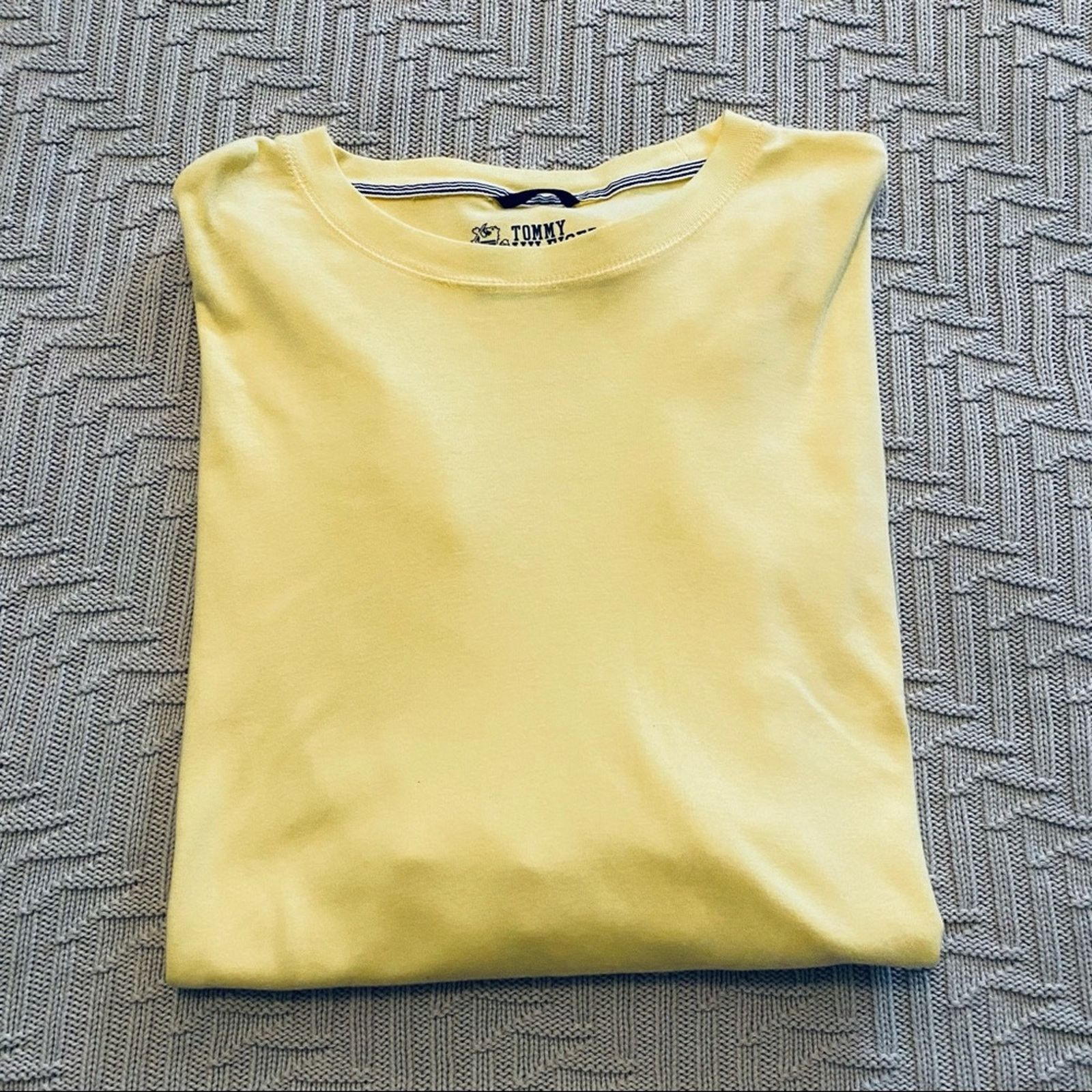 Tommy Hilfiger Tommy Hilfiger solid yellow tee Size US XXL / EU 58 / 5 - 1 Thumbnail