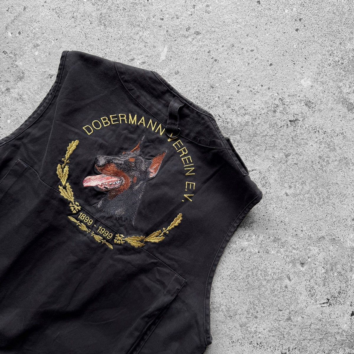 Vintage Vintage 90s Mens Dobermann Verein Embroidered Denim Vest Size US S / EU 44-46 / 1 - 4 Thumbnail