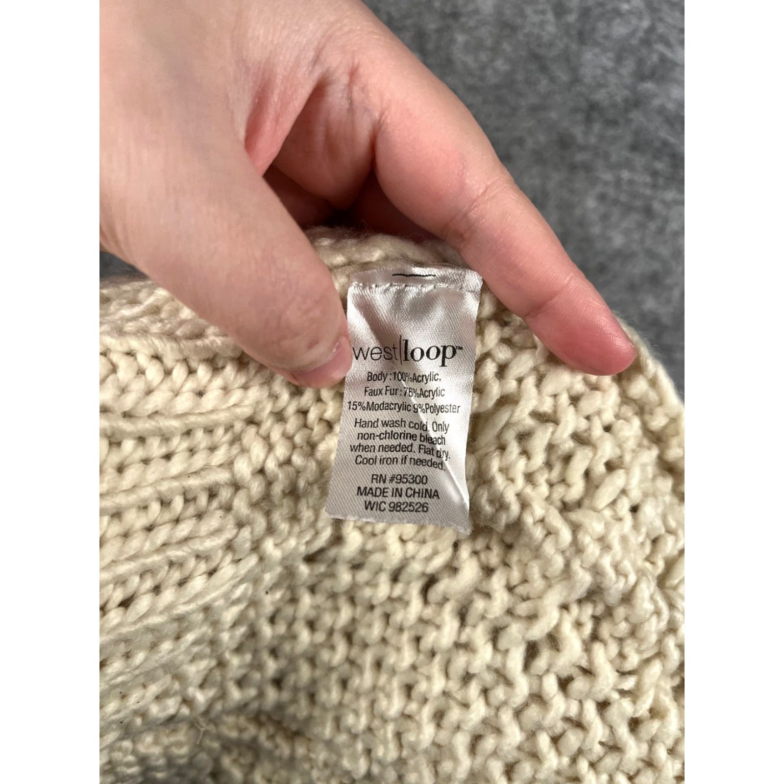 Vintage West Loop Beanie Toque Women One Size Ivory Knit Acrylic Blend Ski Pom NEW Size ONE SIZE - 7 Thumbnail