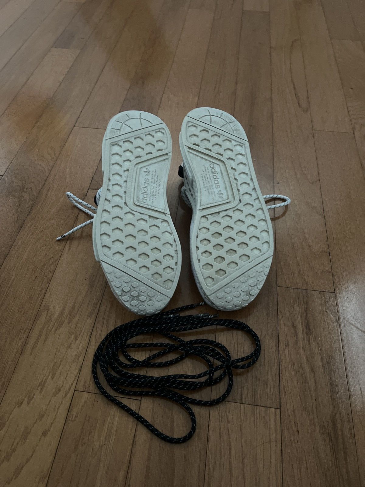 Pharrell Human Race - Extra Eye White Size US 9 / EU 42 - 5 Thumbnail