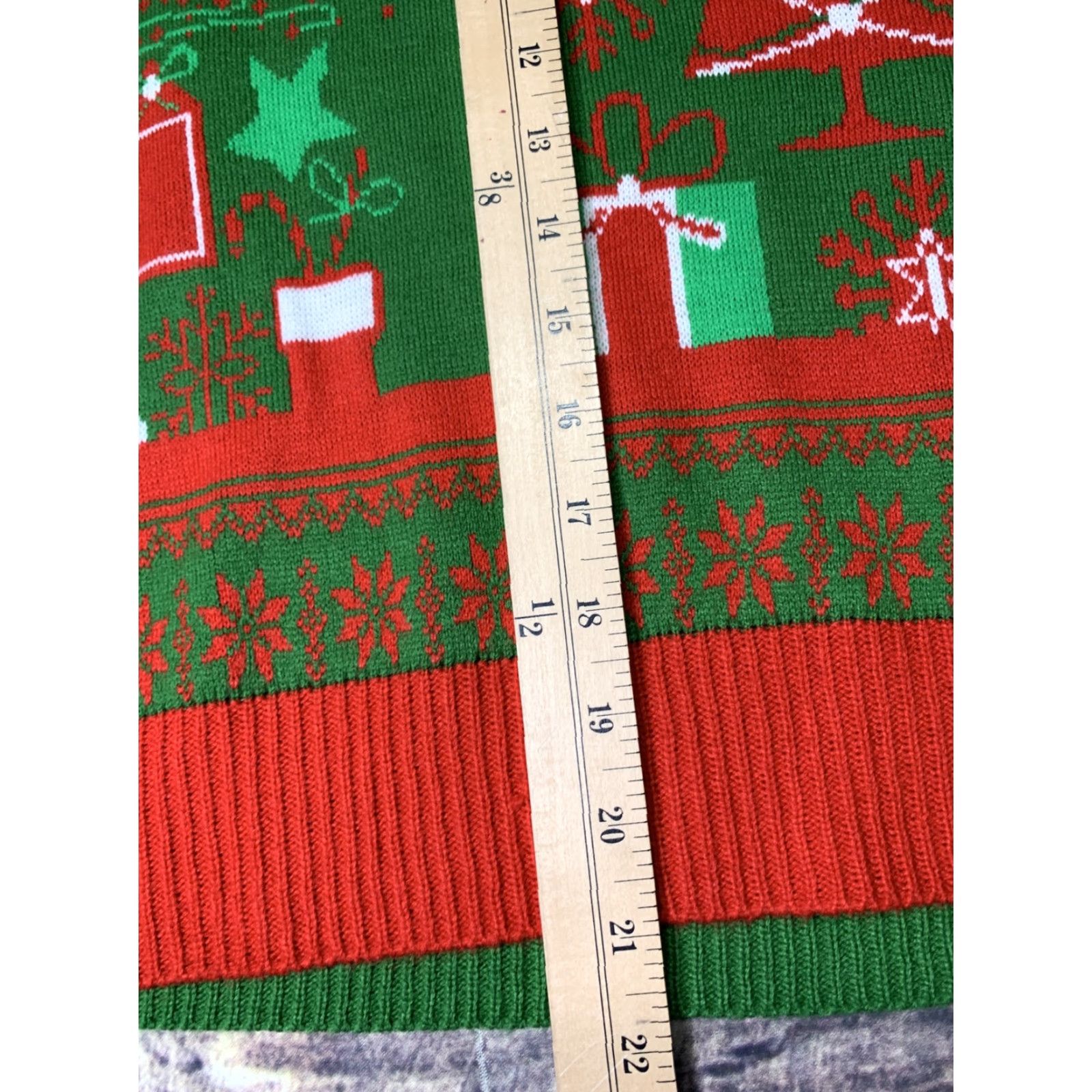 Vintage Ugly Christmas Sweater Shirt Unisex Adults Medium Red Green White Tree Ornament Snow Flakes V-Neck Long Sleeve Pullover Acrylic Vintage No N/A Size M / US 6-8 / IT 42-44 - 6 Thumbnail