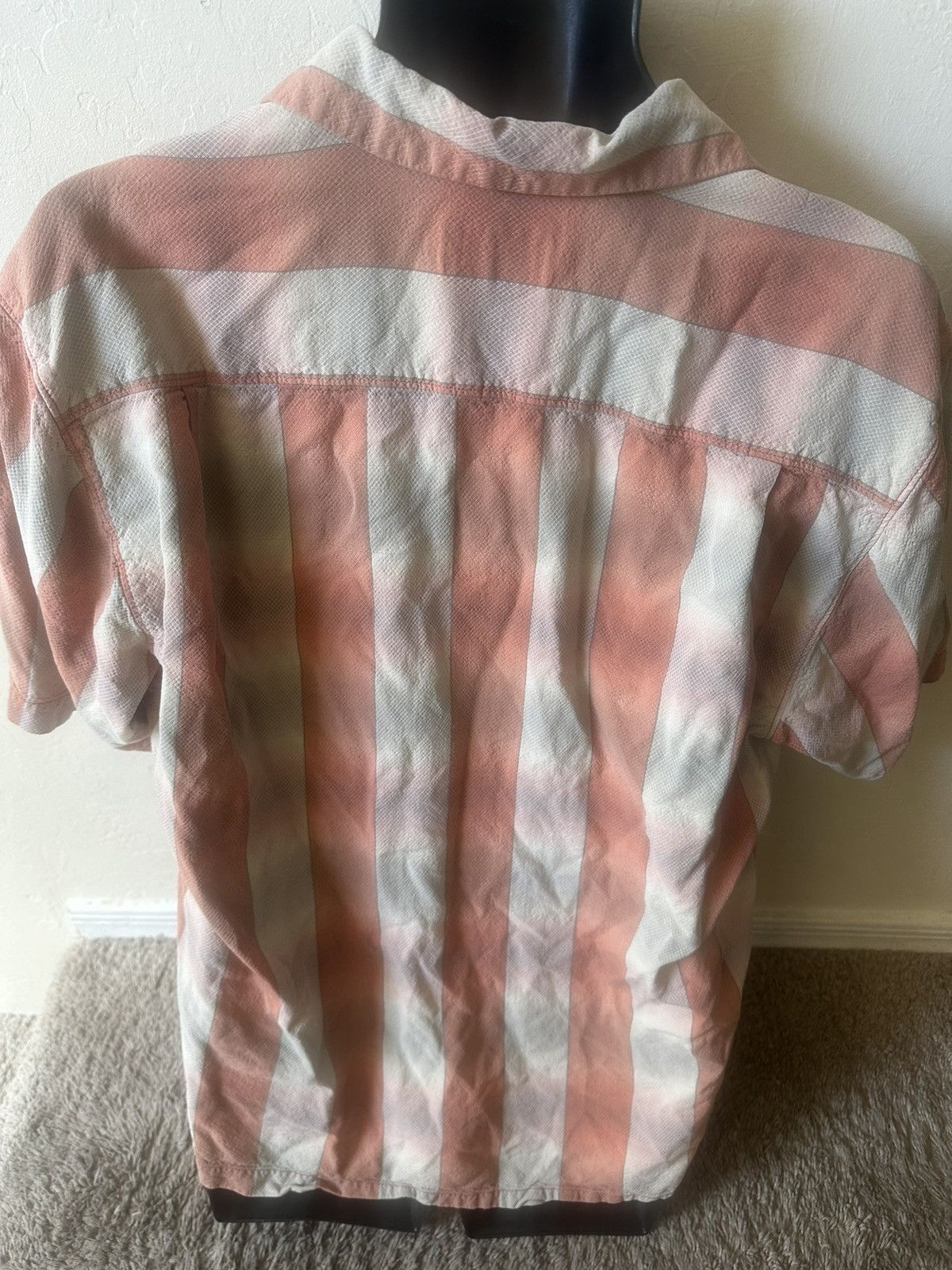 Tommy Bahama Men’s used Tommy Bahama size L Large button Size US L / EU 52-54 / 3 - 5 Thumbnail