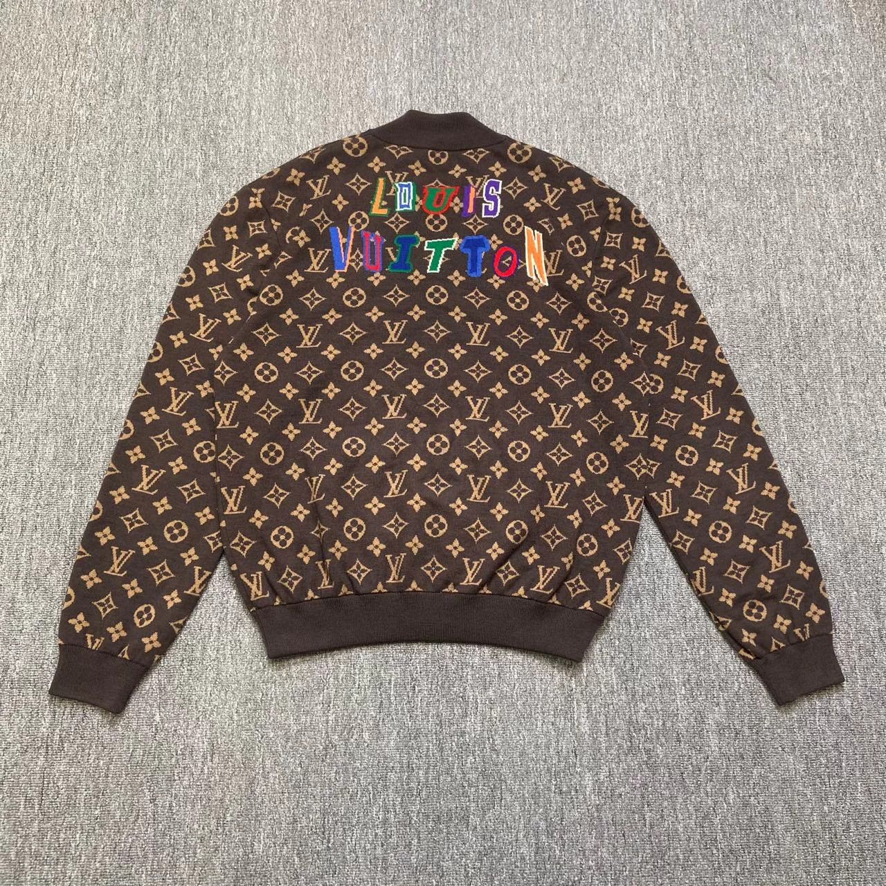 Louis Vuitton Louis Vuitton × NBA Brown Monogram Knit Jacket XL Size US XL / EU 56 / 4 - 2 Thumbnail