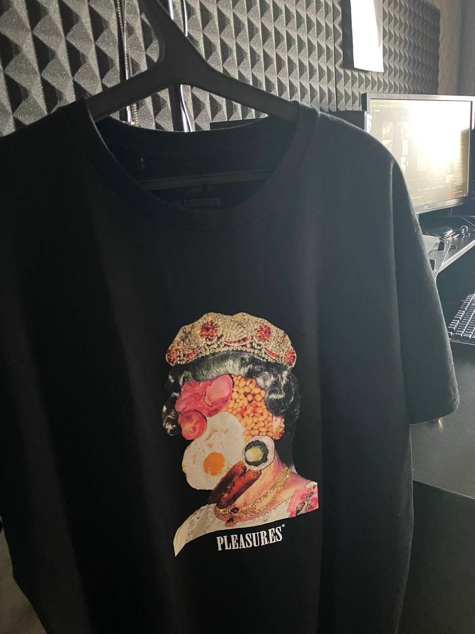 Pleasures Pleasures - English Breakfast T-Shirt Size US L / EU 52-54 / 3 - 5 Thumbnail