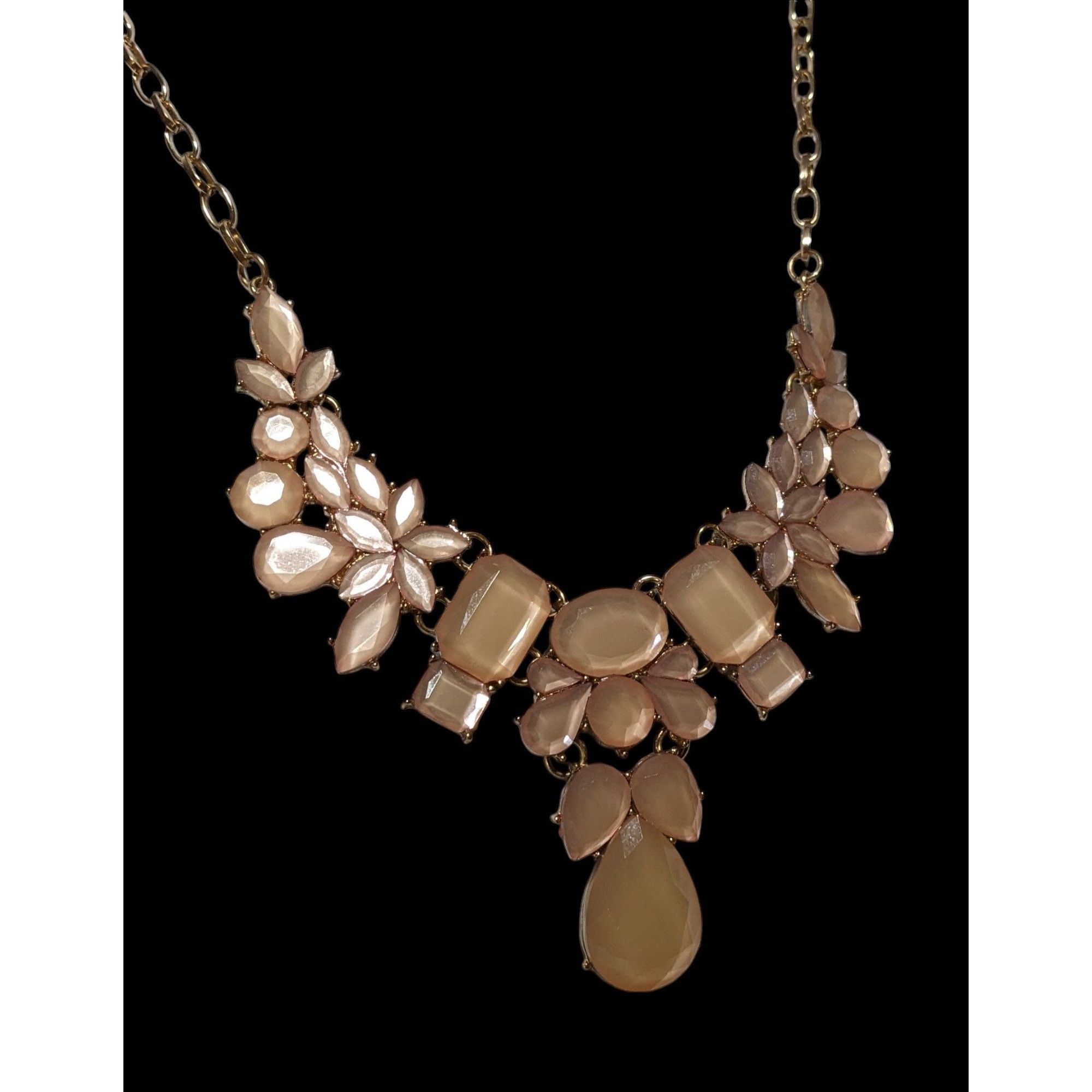 Other Peach Gemmed Charming Charlie Floral Statement Necklace Size ONE SIZE - 3 Thumbnail