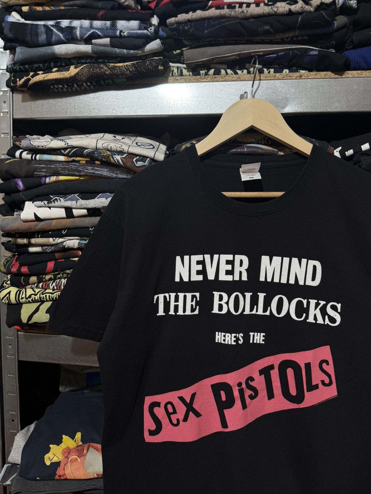 Band Tees Never Mind The Bollocks Here’s The Sex Pistols T-Shirt 2017 Size US L / EU 52-54 / 3 - 3 Thumbnail