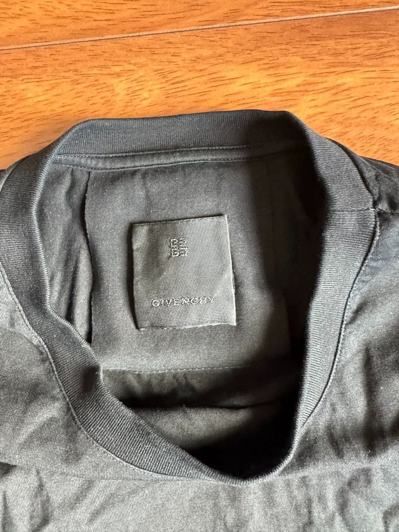 Givenchy Givenchy FW22 Givenchy Archetype Series Letter Logo Printe Size US M / EU 48-50 / 2 - 2 Thumbnail