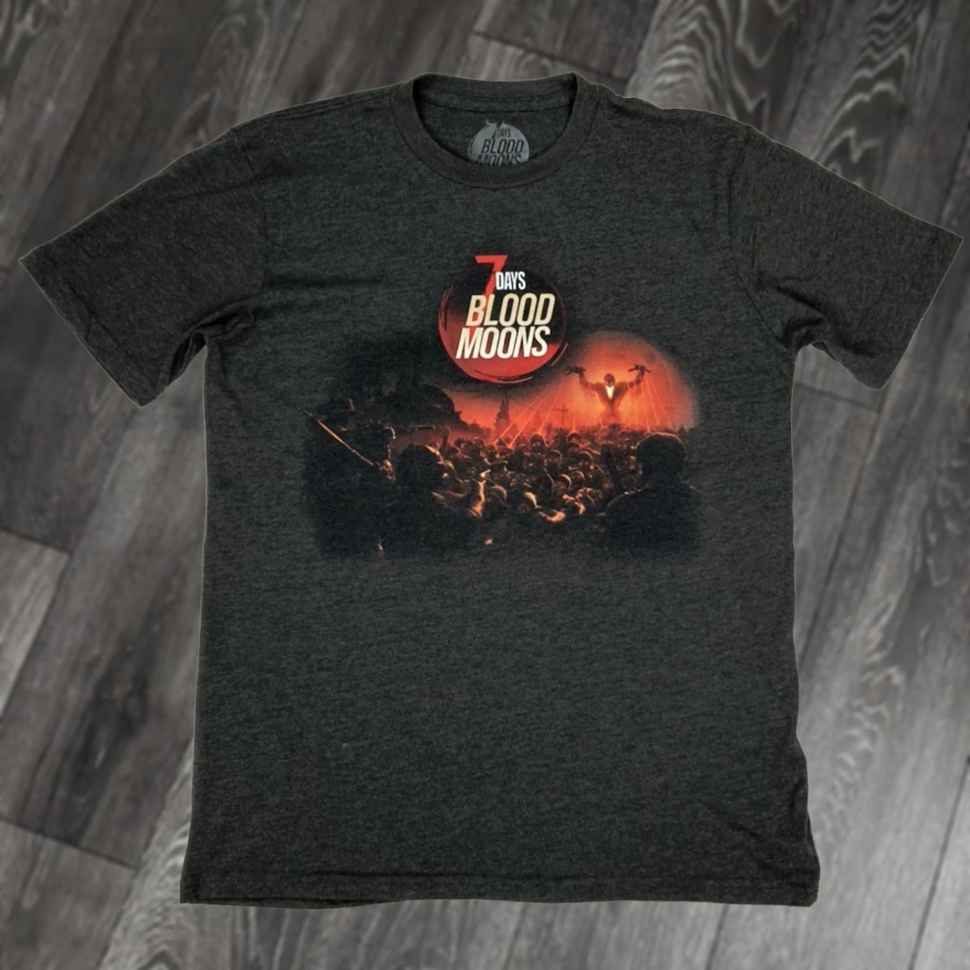 Vintage VINTAGE 7 Days Blood Moons Graphic T-shirt Men Medium Gray Short Sleeve Size US M / EU 48-50 / 2 - 1 Thumbnail