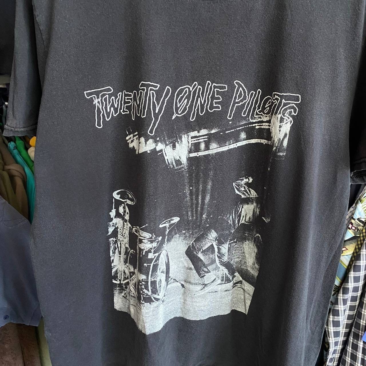 Band Tees × Vintage Vintage Twenty One Pilots Big Graphic logo band tee Size US M / EU 48-50 / 2 - 2 Thumbnail