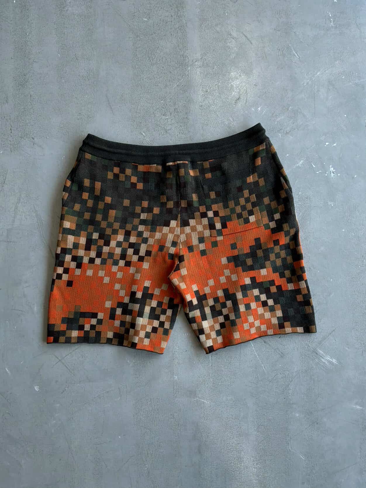 Louis Vuitton Louis Vuitton - 2024 Lovers Damouflage Sweat Shorts Size US 36 / EU 52 - 1 Thumbnail