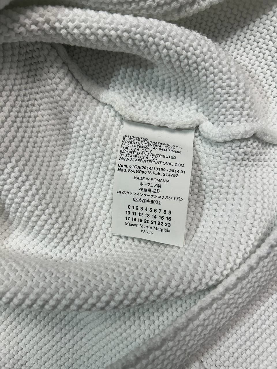 Maison Margiela Maison Margiela rare lixury man V-neck sweater Size US L / EU 52-54 / 3 - 3 Thumbnail