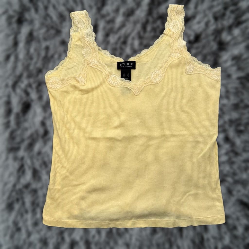 Liz Claiborne Y2K Cami Tank Top S Lace Soft Girl Coquette Layering Summer Fairycore Feminine Ladies Tank Top Yellow 90s Wedding? Wait no. Size S / US 4 / IT 40 - 1 Thumbnail