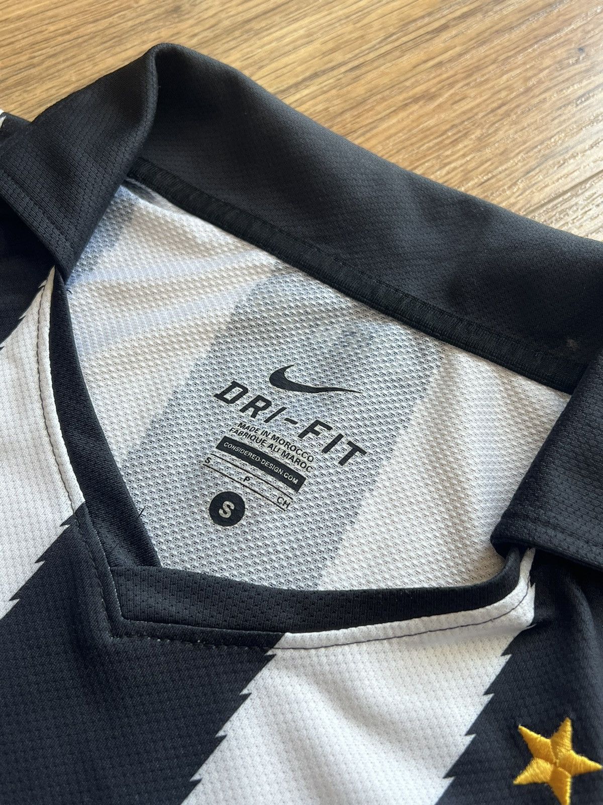 Nike Nike Juventus 2010/11 soccer shirt x blokecore jersey Size US S / EU 44-46 / 1 - 5 Thumbnail