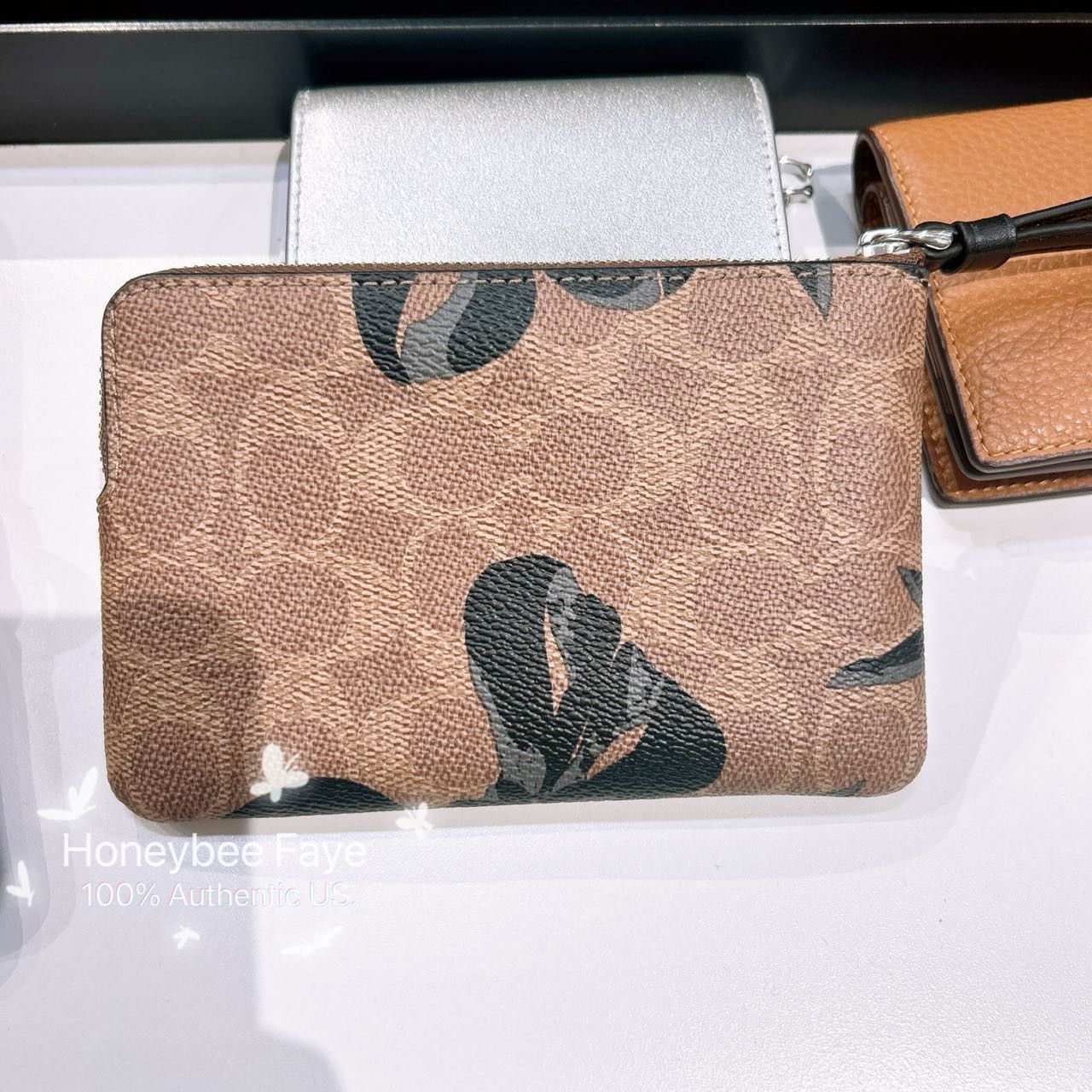Coach Corner Zip Wristlet In Signature Canvas With Bow Print CZ440 Size ONE SIZE - 2 Thumbnail