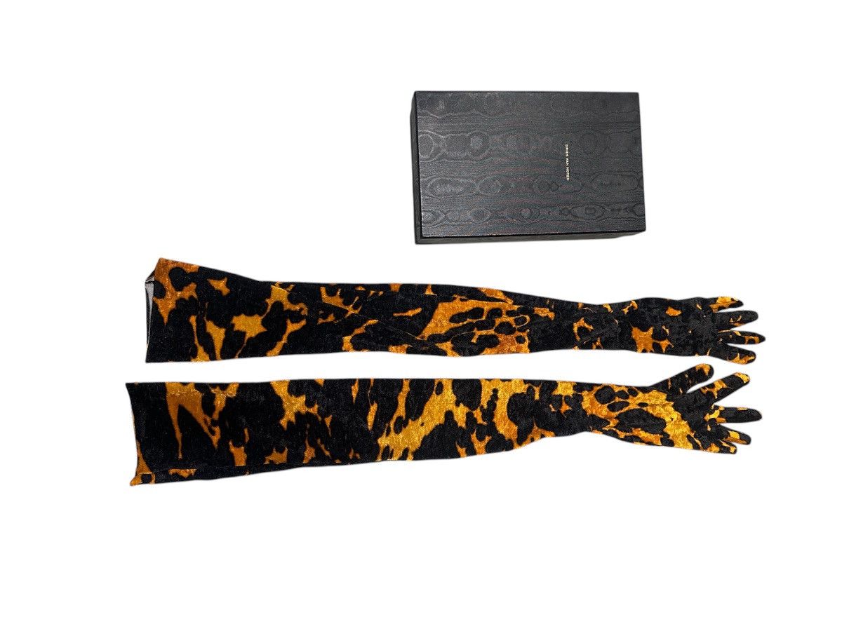 Dries Van Noten Dries Van Noten Velvet Long Gloves Size ONE SIZE - 3 Thumbnail