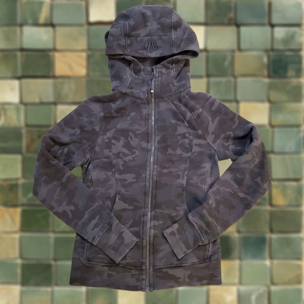 Lululemon Lululemon Scuba Hoodie Women’s Size 6 Black Camo Sweatshirt Full Zip Athleisure Size M / US 6-8 / IT 42-44 - 1 Thumbnail