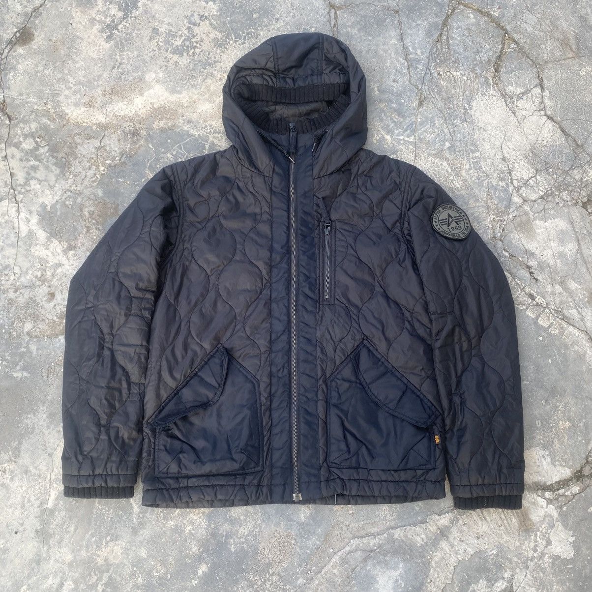 Avirex Vintage Avirex Quilted Puffer Jacket Size US L / EU 52-54 / 3 - 1 Thumbnail