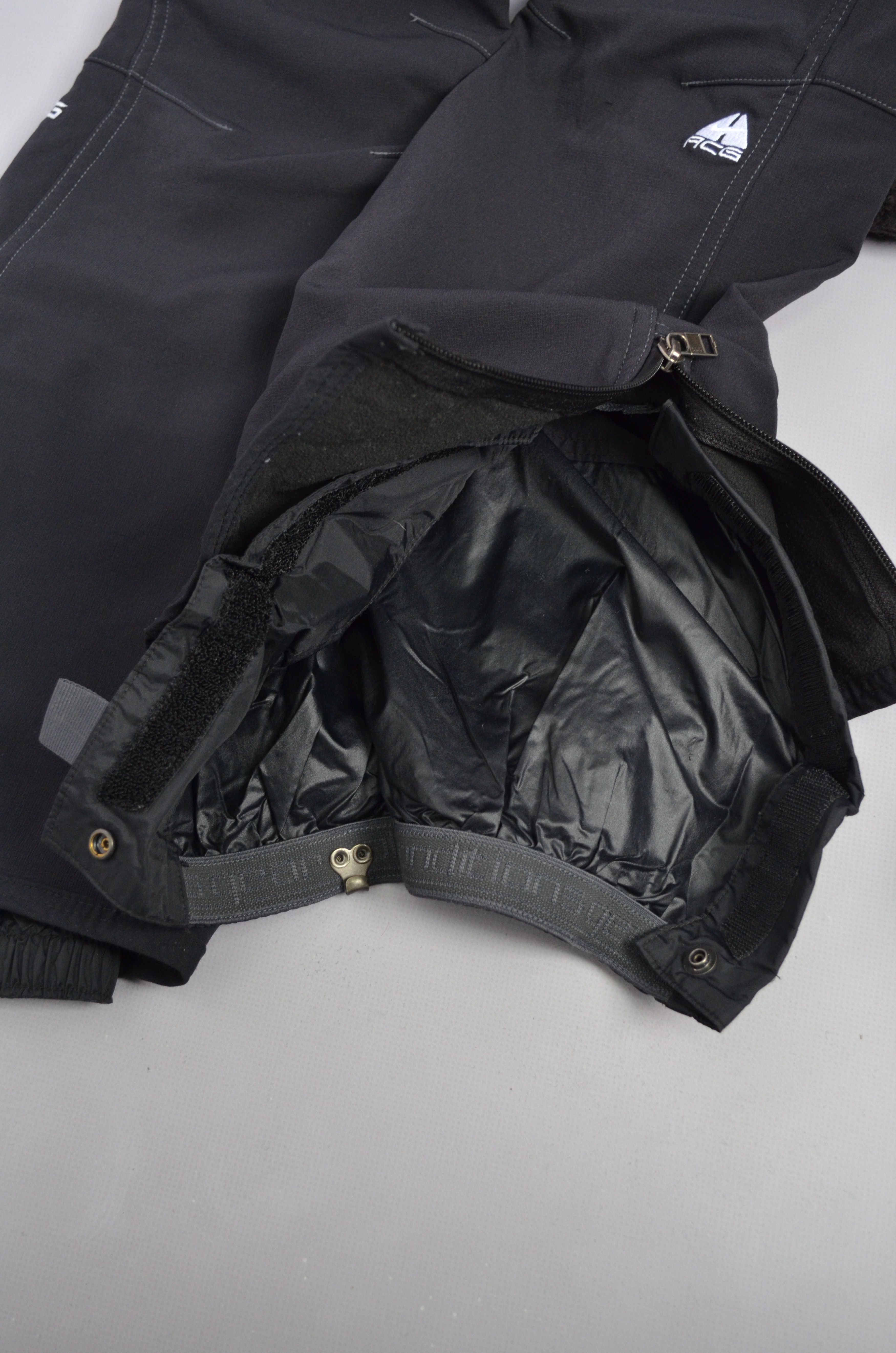 Designer × Nike ACG Nike ACG Softshell Ski Snowboard Snowpants Pants Activewear Size 28" / US 6 / IT 42 - 13 Thumbnail