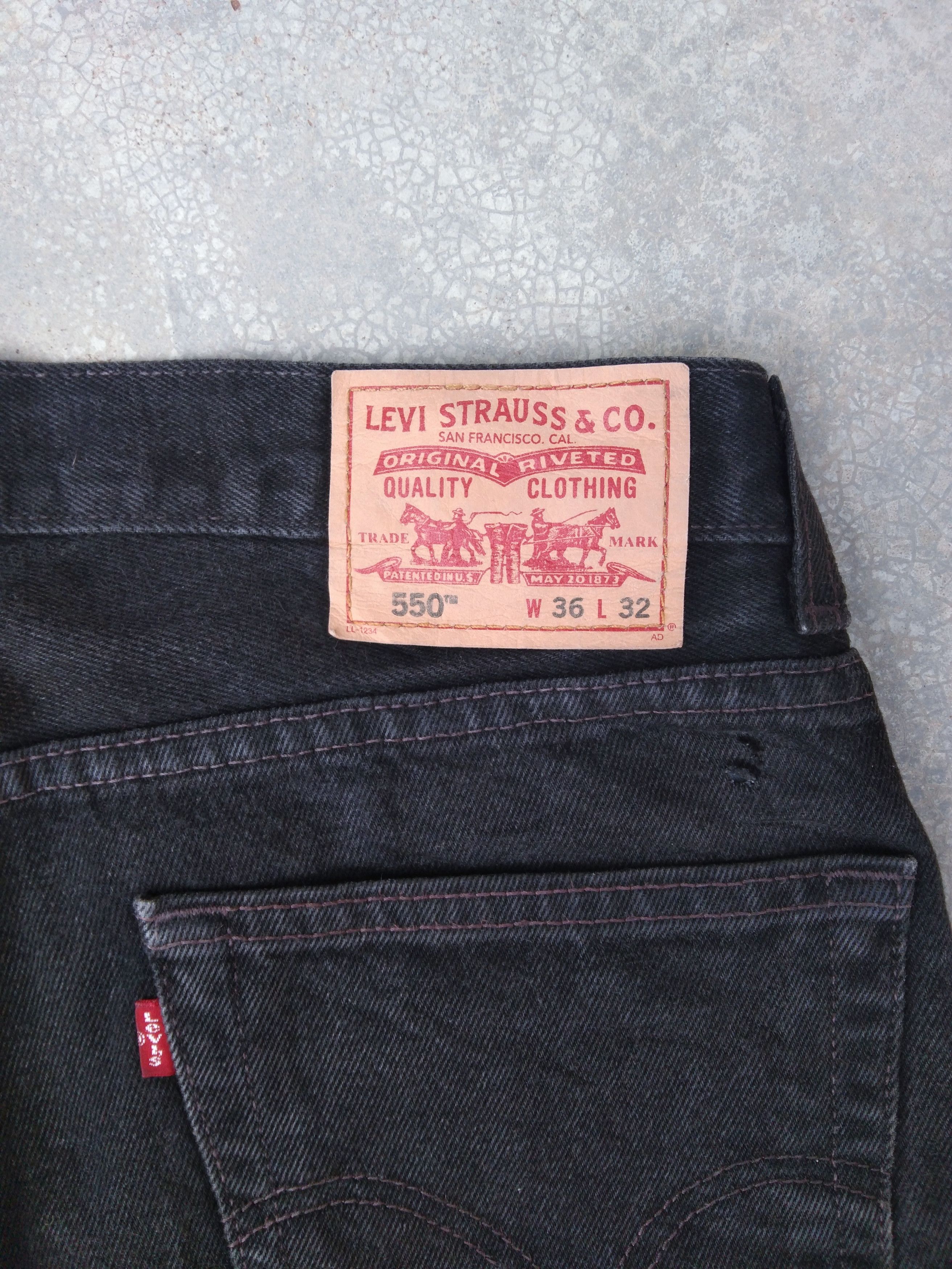 Levi's Vintage Levi's Jeans 550 Relaxed Black Denim 36x31 Size US 36 / EU 52 - 3 Thumbnail