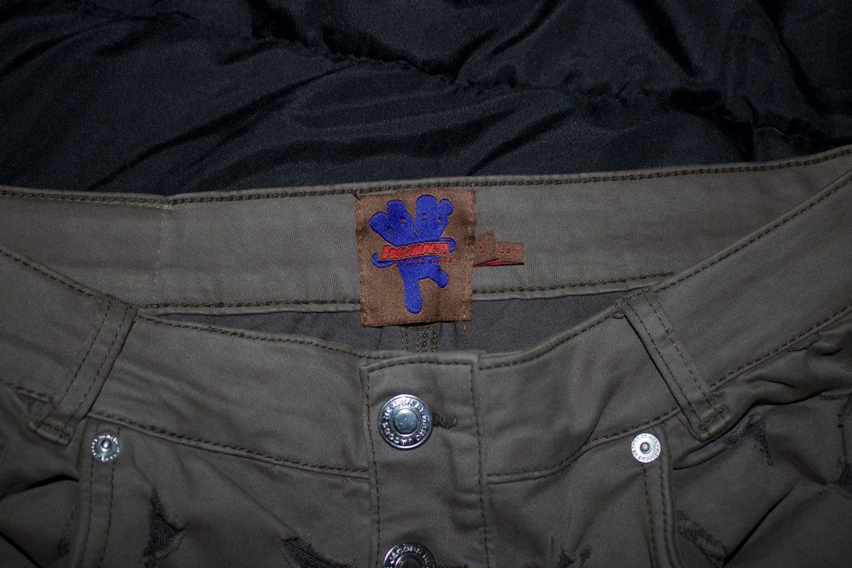 Heaven by Marc Jacobs Heavn by Marc Jacobs Shredded Star Jeans, size L (32” W) Size US 32 / EU 48 - 4 Thumbnail
