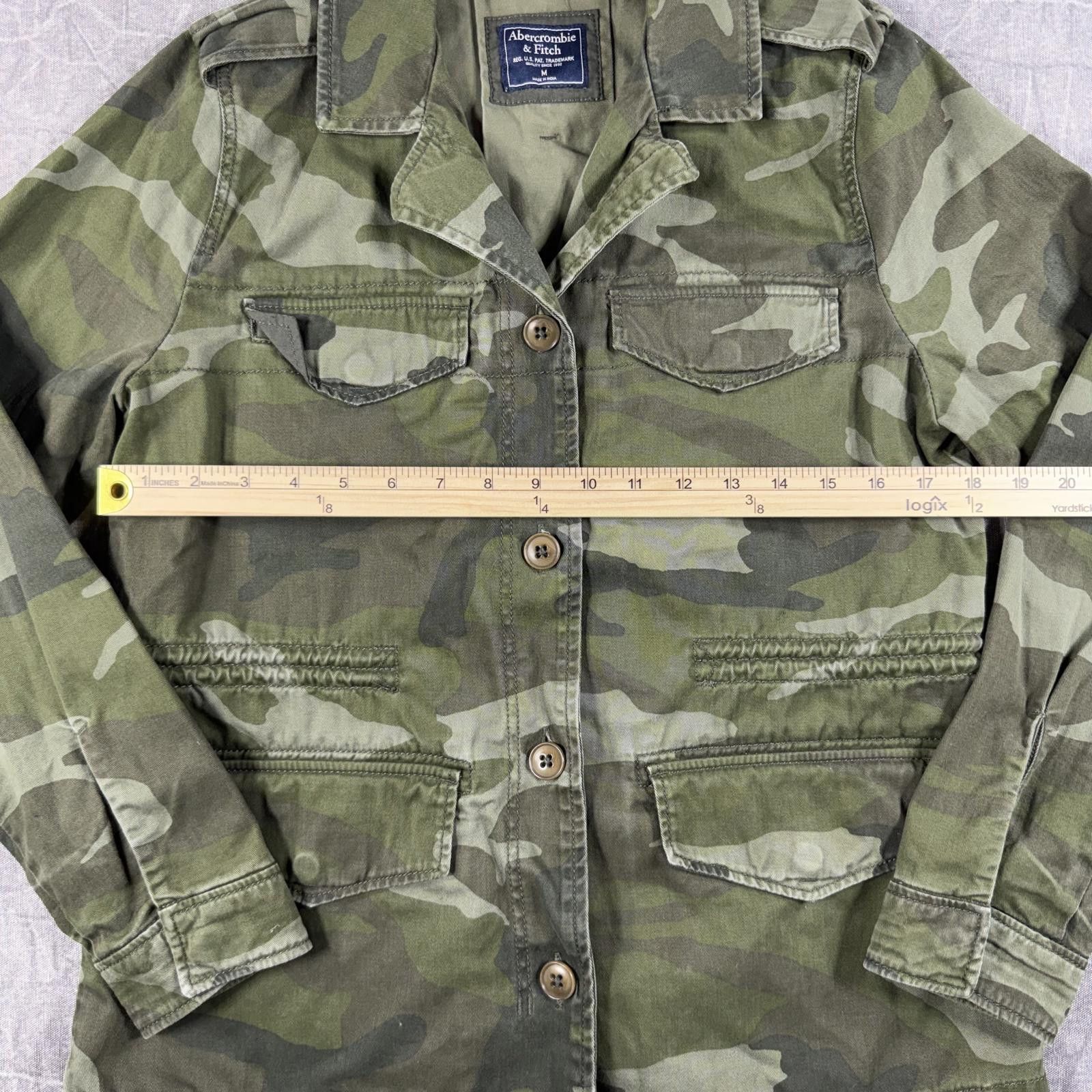 Abercrombie & Fitch Abercrombie Jacket Women's M Camo Button Up Size M / US 6-8 / IT 42-44 - 4 Thumbnail