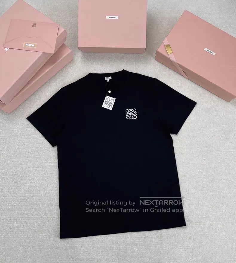 Loewe Loewe Spring/Summer Anagram Series Solid Color Printed Log Size M / US 6-8 / IT 42-44 - 1 Thumbnail