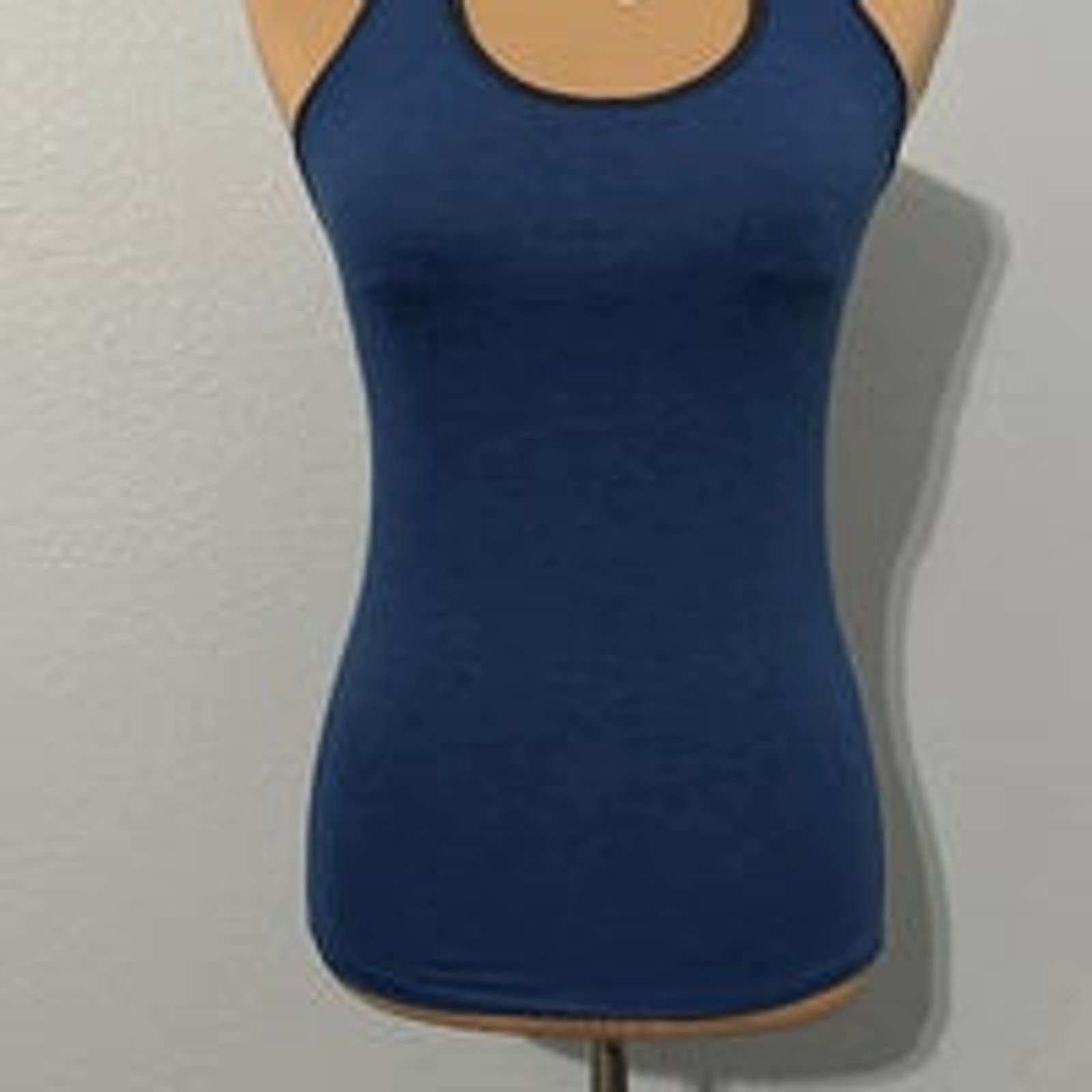 Lululemon lululemon tank top size 6 Size M / US 6-8 / IT 42-44 - 2 Thumbnail