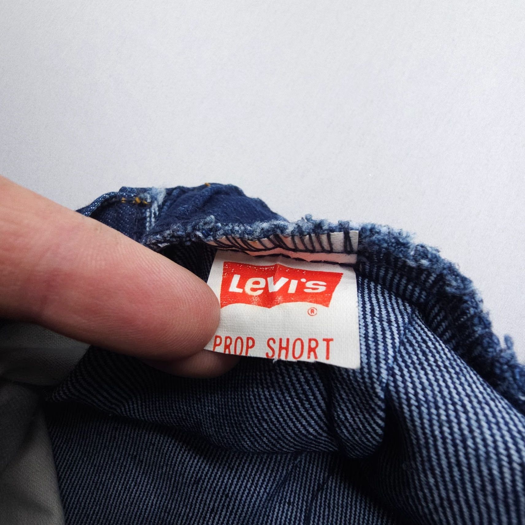 Levi's VINTAGE Levi's Jeans Cropped High Rise Prop Short 31 x 26" Dark Wash 80s 90s Women Blue Denim Size 24" / US 00 / IT 34 - 4 Thumbnail