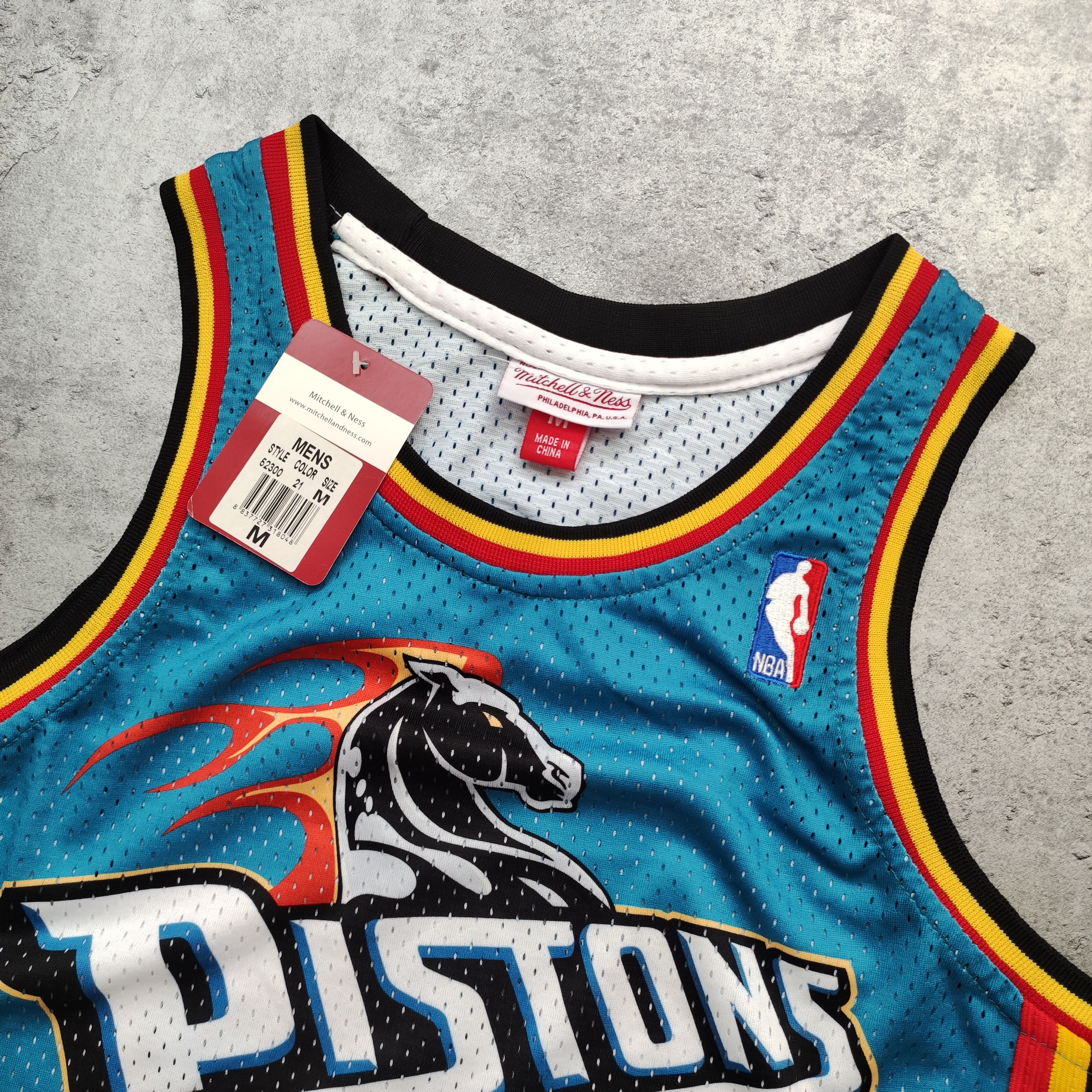 Mitchell & Ness × NBA RARE Mitchell & Ness #33 Pistons 98/99 Grant Hill Jersey Size US M / EU 48-50 / 2 - 5 Thumbnail