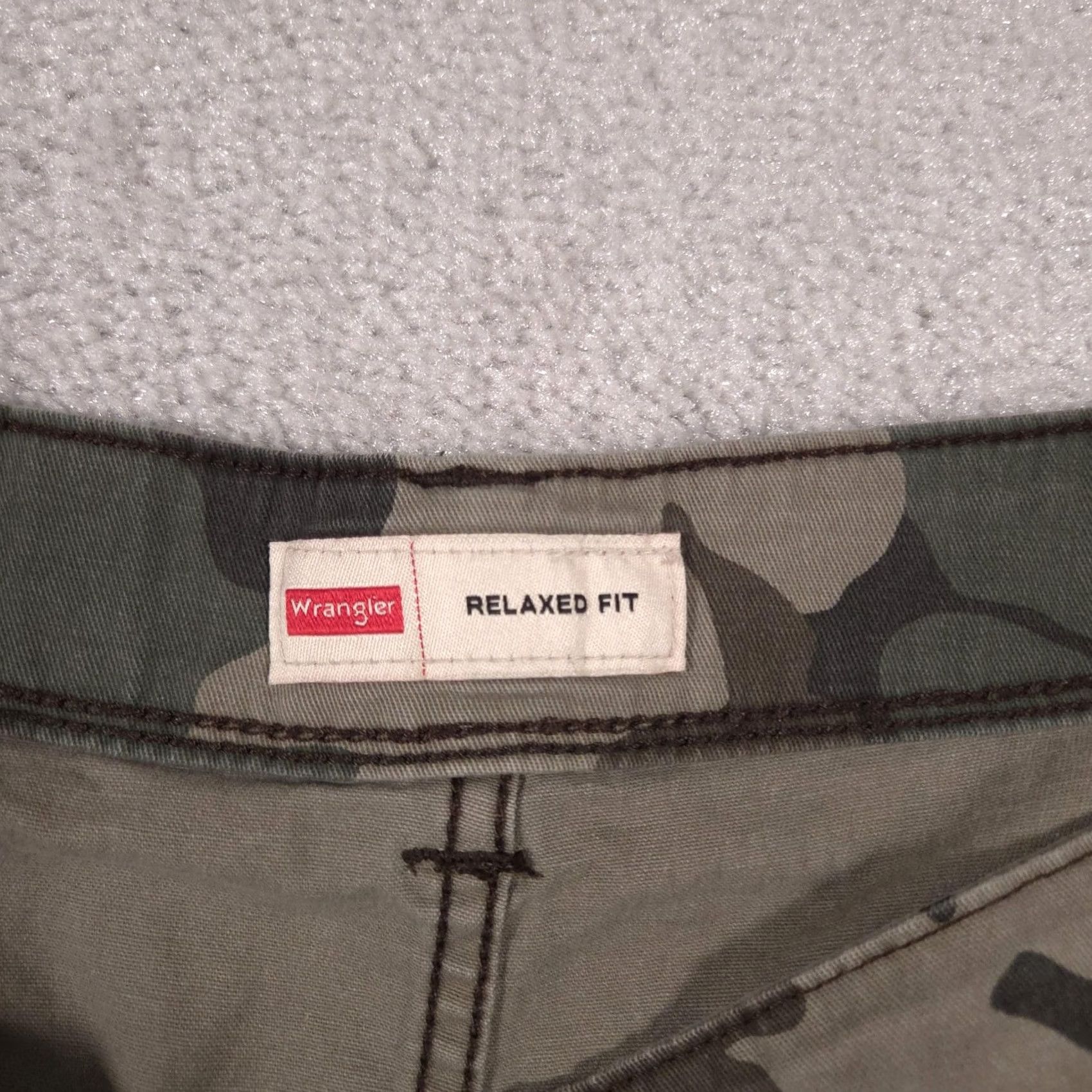 Wrangler Wrangler Cargo Shorts Mens 42 Green Camouflage Relaxed Fit 10 Inseam Utility Cargo Pockets Front Zip Front Flat Front Casual Outdoor Army Army Mens Size US 42 / EU 58 - 6 Thumbnail