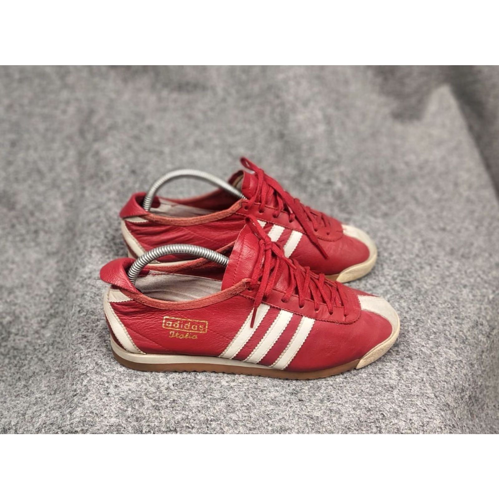 Adidas VINTAGE Adidas Italia Leather Red Retro Sneakers Mens US 8/UK 6.5 40 Red Leather Sneaker Vintage 2003 Designer Retro Football Casual Shoes Size US 8 / EU 41 - 6 Thumbnail