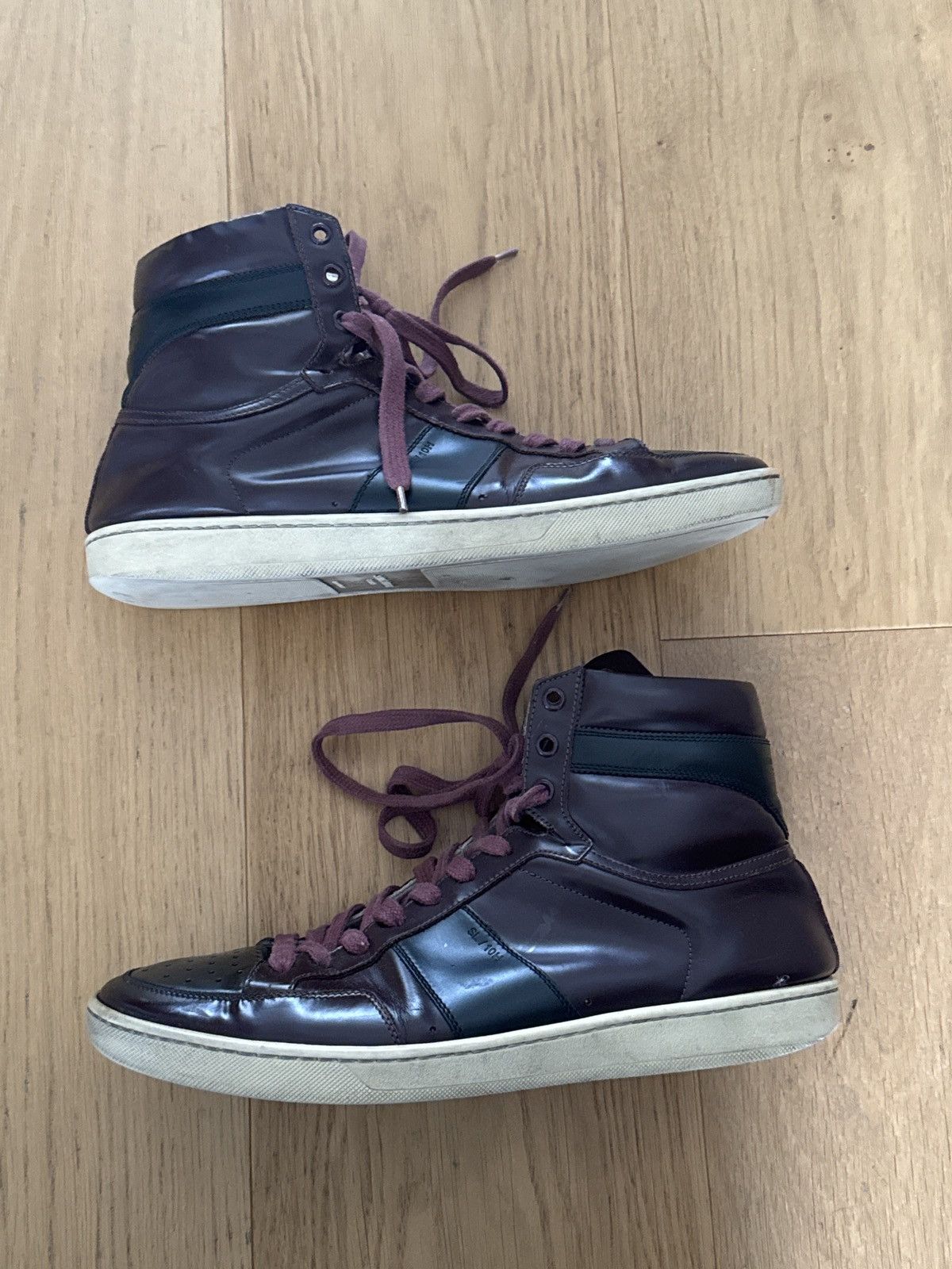 SAINT LAURENT PARIS｜SNEAKERS (610618 04LB0 9030) Saint Laurent Mixed Leather Low-Top Sneakers | Neiman Marcus