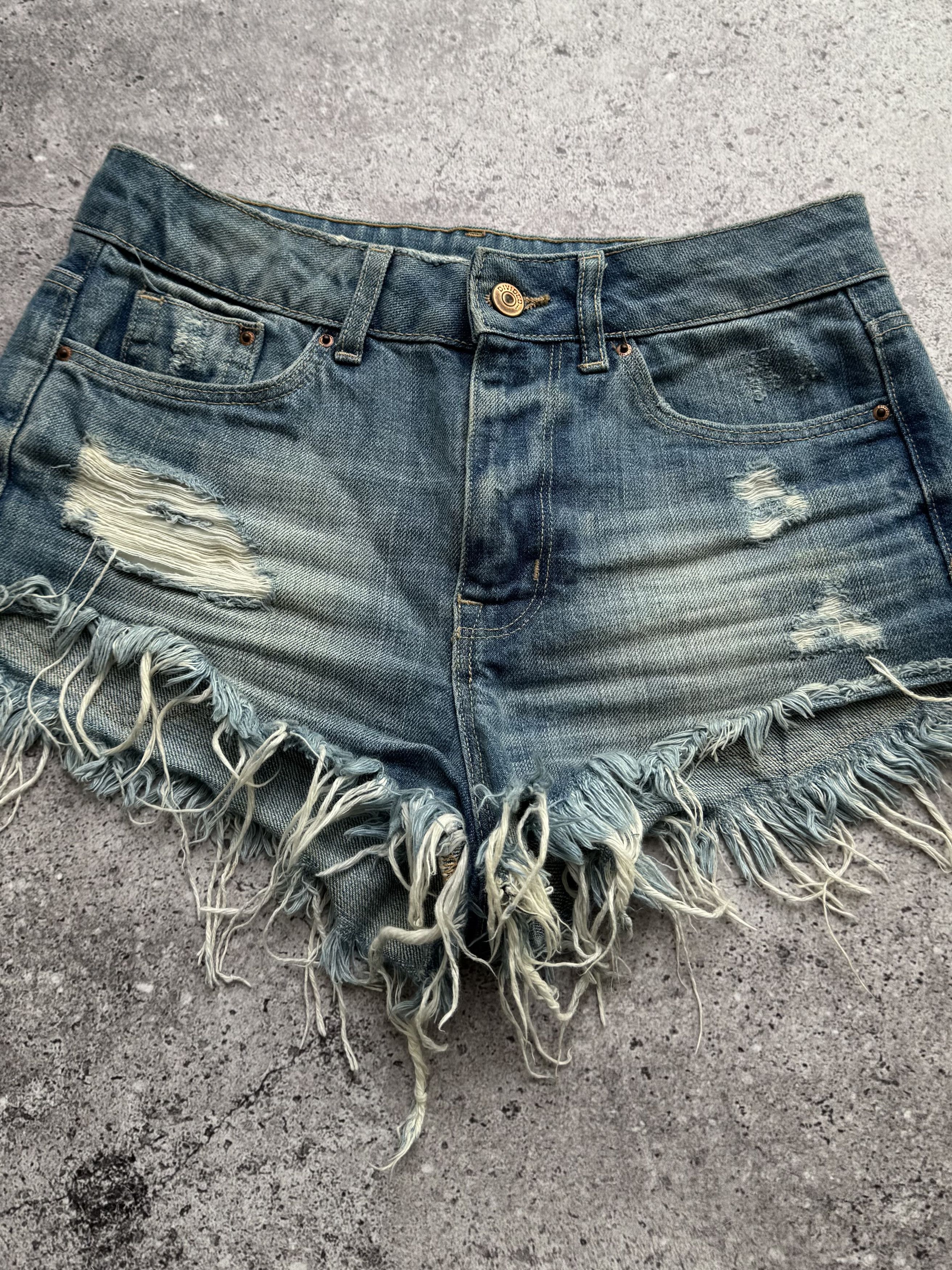 Vintage Y2K Distressed Shorts Frayed Cut Off Daisy Dukes (E8) Size 27" / US 4 / IT 40 - 2 Thumbnail