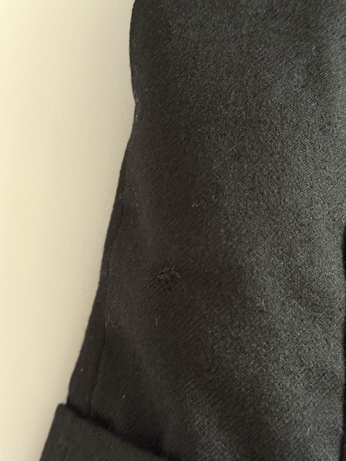 Designer × Gucci × Vintage Gucci Black Wool and Cashmere Mini Shorts Size 30" / US 8 / IT 44 - 4 Thumbnail