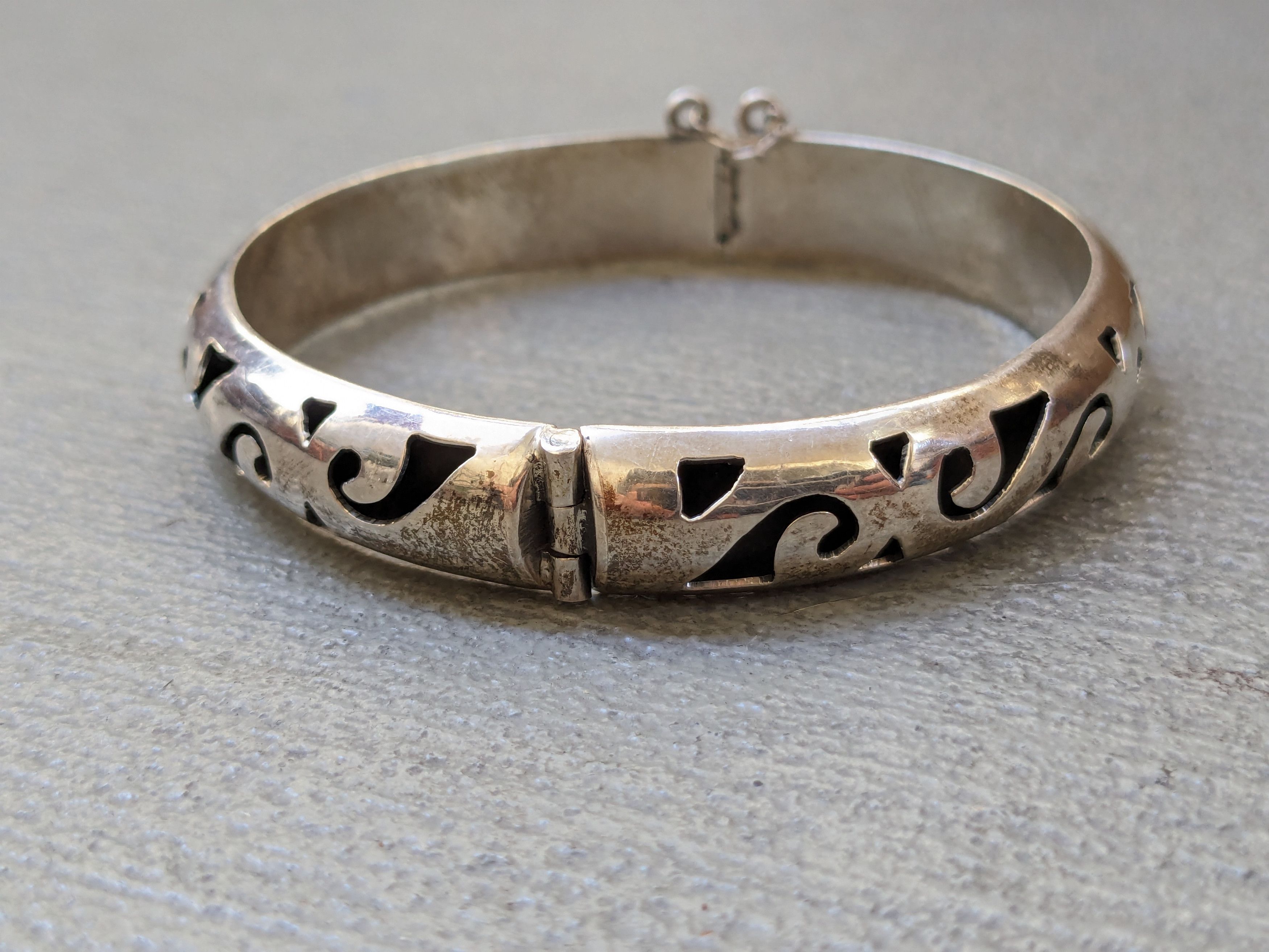 Jewelry Vintage Sterling Silver Bracelet Bangle Hinge Clamper Mexico Size ONE SIZE - 5 Thumbnail