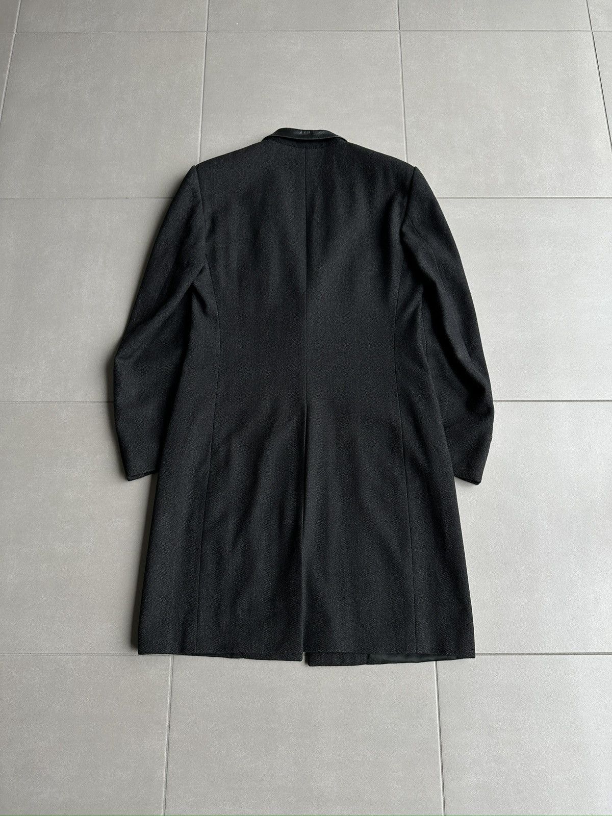 Dior × Hedi Slimane Dior Homme AW01 “Solitaire” lambskin collar wool long coat Size US M / EU 48-50 / 2 - 10 Thumbnail