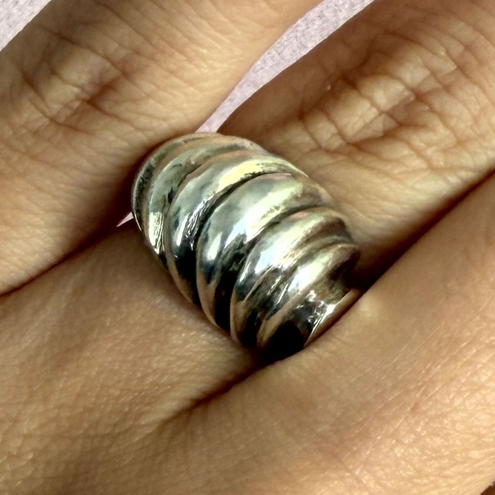 Mexicana mexico sterling silver vintage scalloped dome ring size 5.5 Size ONE SIZE - 1 Thumbnail